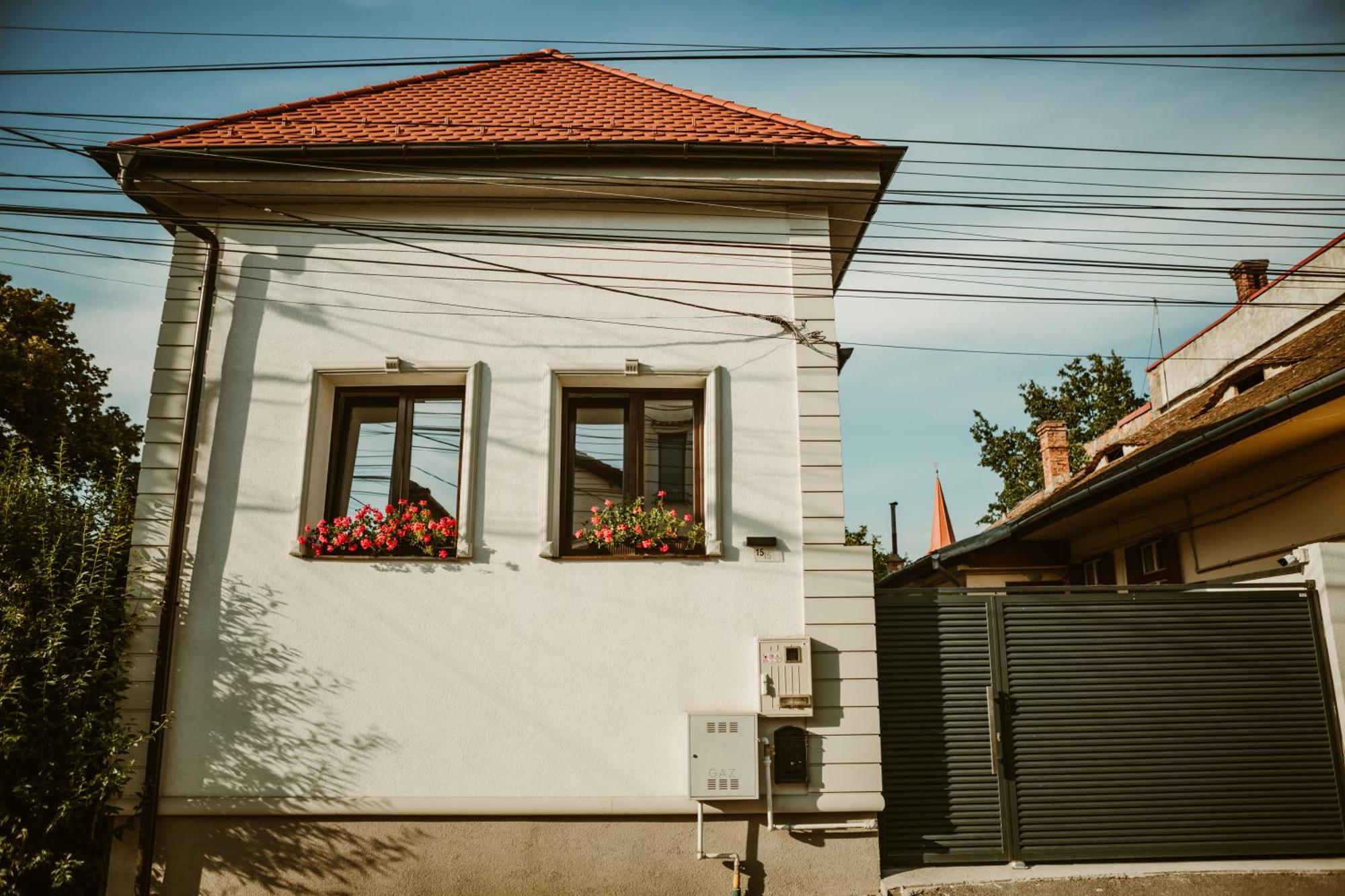 Arini White House Appartement Sibiu Buitenkant foto